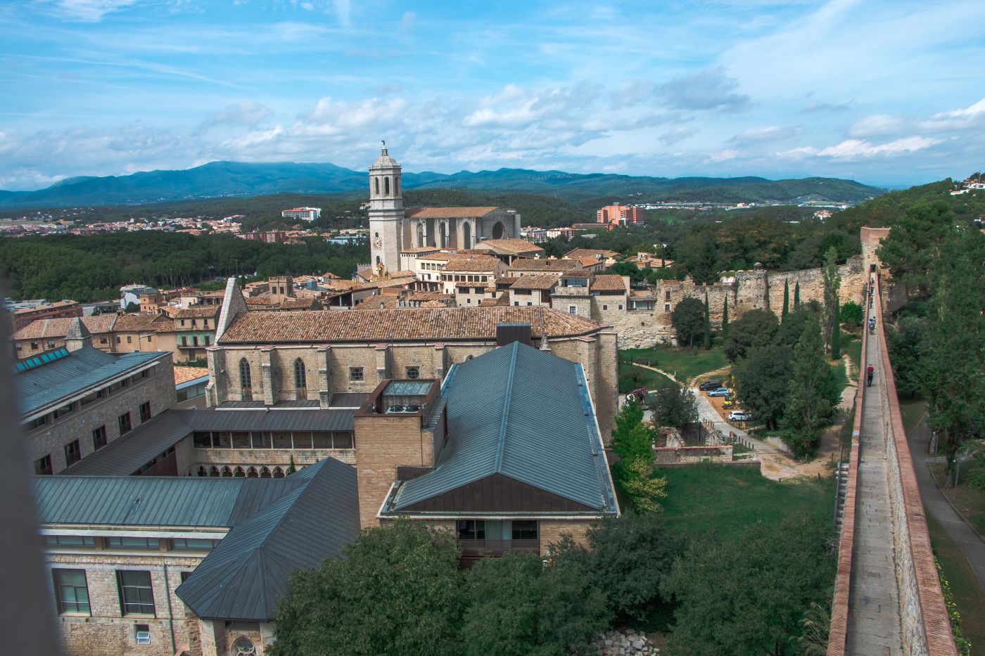 Vue panoramique depuis les remparts de Gérone